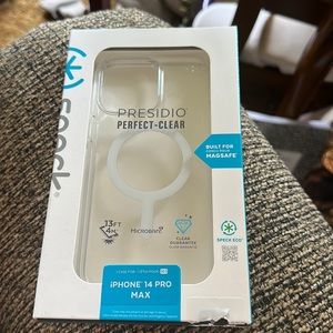 Speck iPhone 14 pro max case